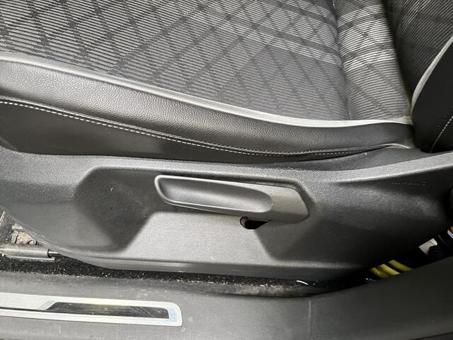 Volkswagen TIGUAN 1.4 TSI eHybrid R-Line / AUTOMAAT/ 245 PK/ ELEKTR. TREKHAAK/ 2X R-LINE/ RIJ-MODI/ DAB/ CLIMA/ STOEL-STUUR VERWARM./ BLUETOOTH/ APP-CONNECT/ DIGITAL DASH/ NAVI/ MATRIX