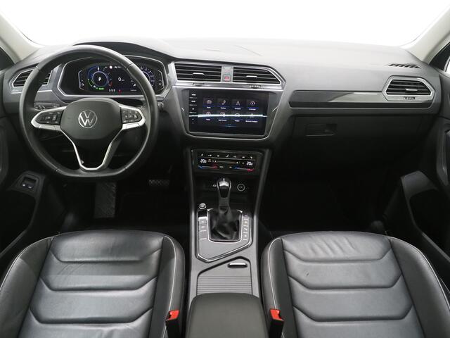 Volkswagen TIGUAN 1.4 TSI eHybrid Elegance Exclusive | Panoramadak | Trekhaak | Leder | 360 | Adaptive Cruise | Keyless | Carplay