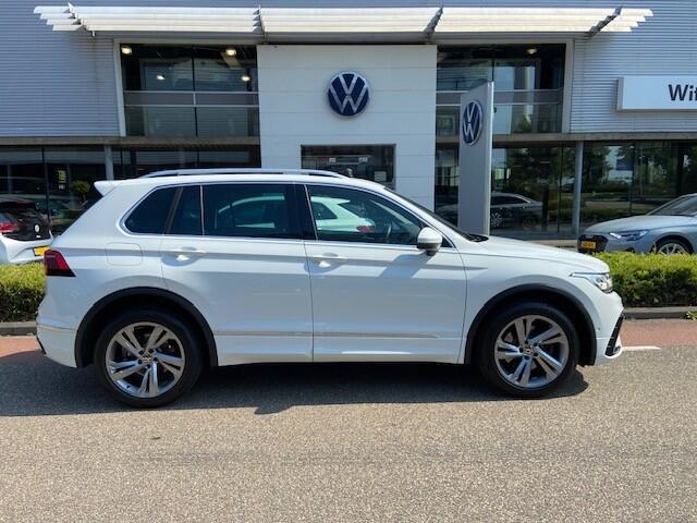 Volkswagen TIGUAN 1.4 TSI eHybrid R-Line Business+ / Panoramadak / 19" LMV / IQ LED Matrix / Navi / Camera / Keyless / Alarm / Stuur en Stoelverwarming / Dode Hoek