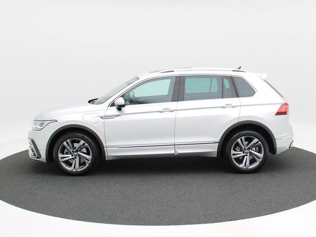 Volkswagen TIGUAN 1.4 TSi 245 Pk Automaat eHybrid R-Line Business+ | Adaptive Cruise | 360° Camera | Panorama Dak | Carplay | Full LED | Stoel en Stuur Verwarming | Digitaal Dashboard | 19 Inch | 18.051 Km!!