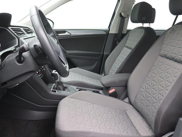 Volkswagen TIGUAN 1.4 TSI e-hybrid 245PK DSG full led, trekhaak, adaptive cruise, alarm, keyless, elek. bedienbare achterklep, 17" lichtmetaal