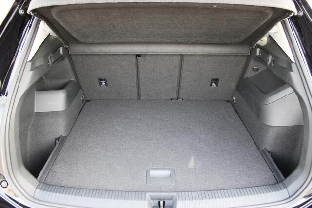 Volkswagen TIGUAN 1.5 eTSI 150PK Life Edition |PANO-DAK|TREKHAAK|IQ.LIGHT|DCC|