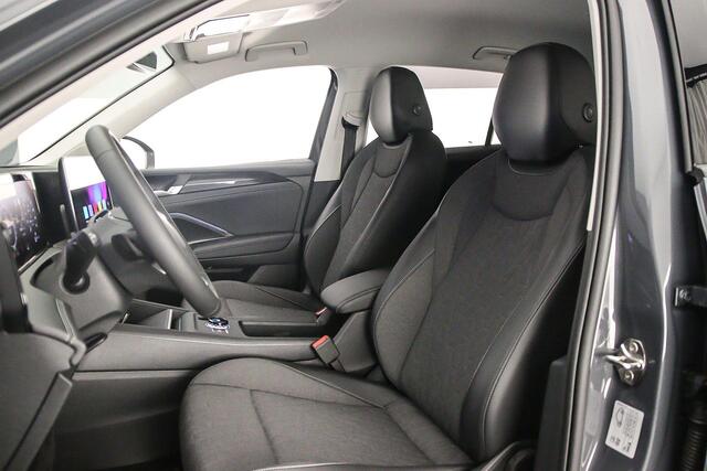 Volkswagen TIGUAN Life Edition 1.5 TSI eHybrid 204pk DSG Automaat Trekhaak, Adaptive cruise control, Elektrische achterklep, Achteruitrijamera, LED koplampen, Stuurwiel verwarmd