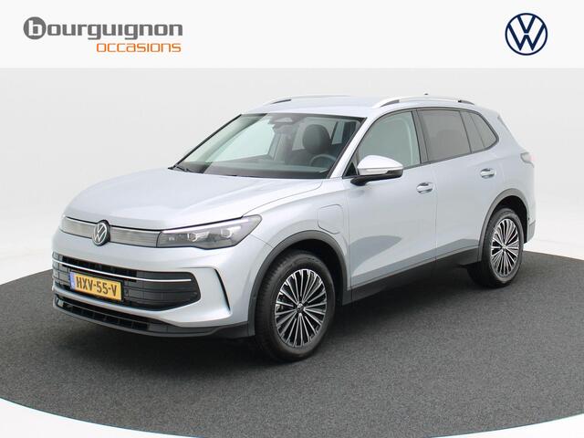 Volkswagen TIGUAN 1.5 eHybrid 204 Pk Automaat Life Edition | Full LED | Trekhaak | Navigatie | Winterpakket | Camera | Adaptive Cruise | 3.691 Km!!
