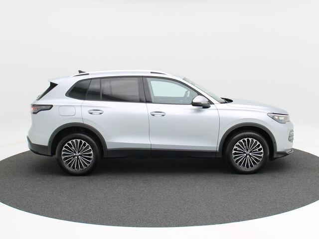 Volkswagen TIGUAN 1.5 eHybrid 204 Pk Automaat Life Edition | Full LED | Trekhaak | Navigatie | Winterpakket | Camera | Adaptive Cruise | 3.691 Km!!