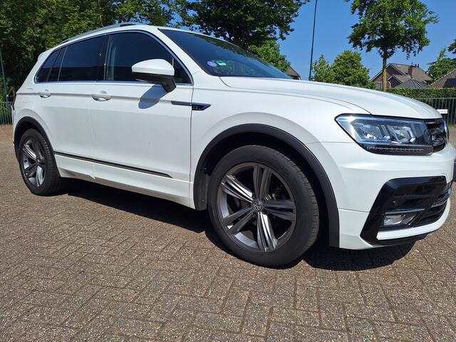 Volkswagen TIGUAN 1.5 TSI ACT R-line Business Navigatie/Trekhaak/Cruise control