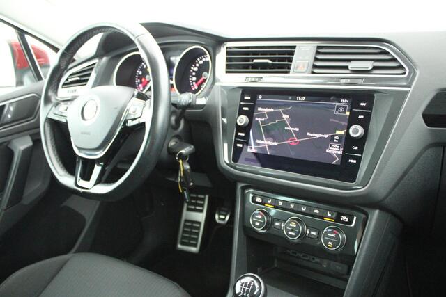 Volkswagen TIGUAN 1.4 TSI 125pk H6 R-Line Sound Trekhaak Stoelverwarming Navigatie