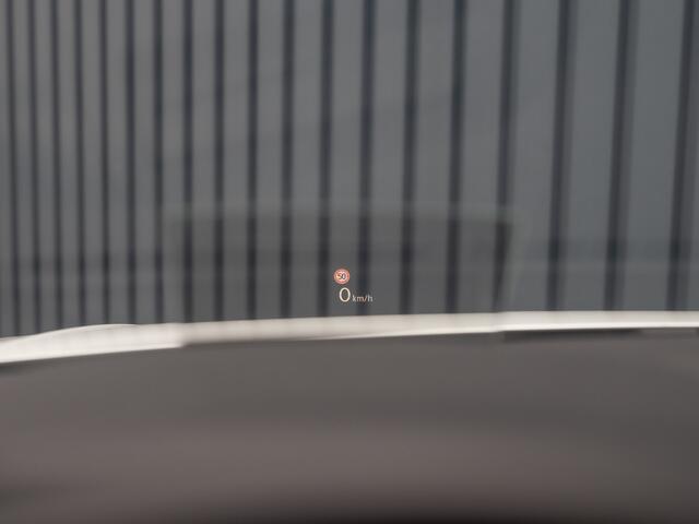 Volkswagen TIGUAN 1.5 TSI R-Line Business | Panodak | Headup | Camera | Prijs Rijklaar!!