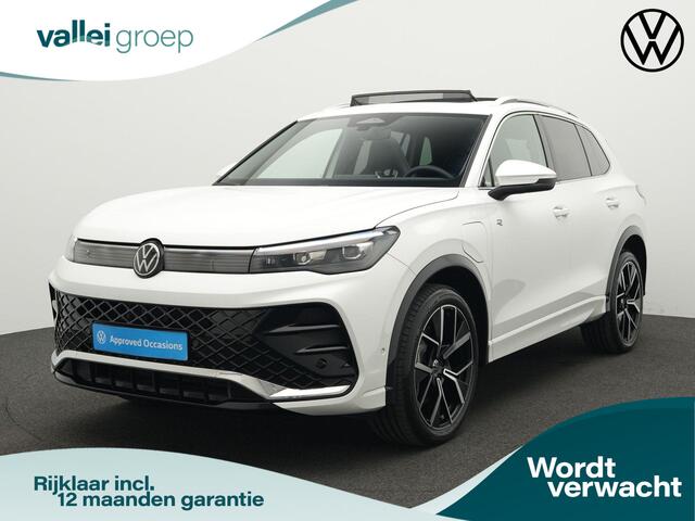 Volkswagen TIGUAN 1.5 eHybrid 272 pk DSG R-Line Edition | Panoramadak | Trekhaak | Adaptief onderstel | Achteruitrijcamera | Massage