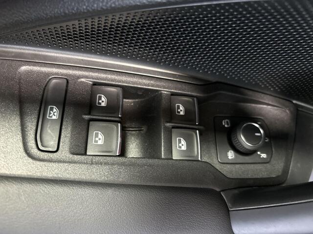 Volkswagen TIGUAN 1.5 204pk DSG eHybrid R-Line Business · Apple/Android Car Play · Camera · Elek. Trekhaak · Massage · Navigatie · 20'' Inch · Garantie t/m 24-10-2028 of 100.000km