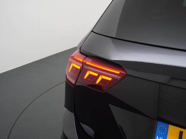 Volkswagen TIGUAN 1.5 TSI R-Line Business CAMERA | STOEL + STUURVERWARMING | VIRTUAL DASH