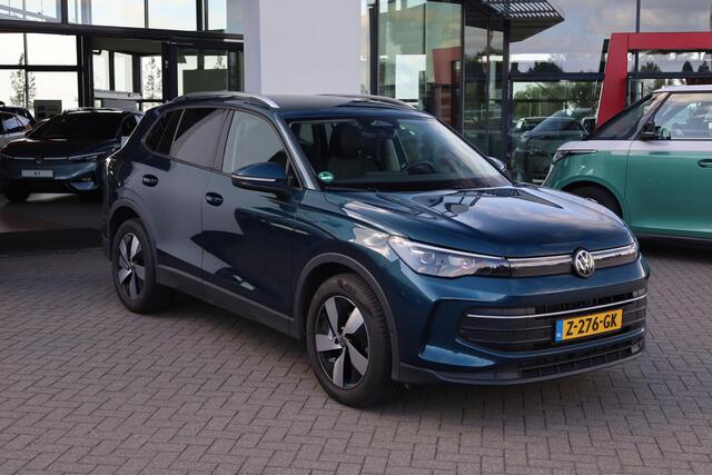 Volkswagen TIGUAN 1.5 eTSI Life Edition NL auto 1e eigenaar, 48 maanden garantie 100.000km , 18" 'Bologna' LMV, wegklapbare trekhaak, comfort pakket, dodehoekdetectie (side assist), elektrische achterklep, navigatie discover media