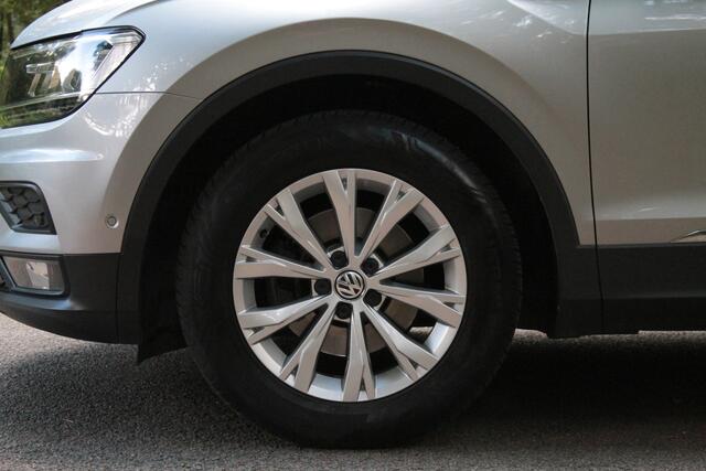 Volkswagen TIGUAN 1.5 TSI ACT Comfortline Business | Trekhaak | Camera | ACC