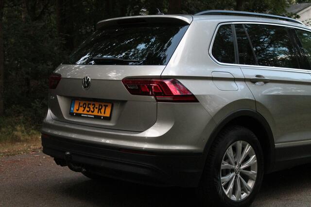 Volkswagen TIGUAN 1.5 TSI ACT Comfortline Business | Trekhaak | Camera | ACC