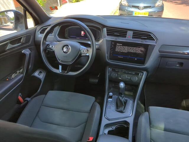 Volkswagen TIGUAN Allspace 1.5 TSI Highline Business R 7p. / Panorama dak / Full Led / Camera / Elect. klep / 20 Inch