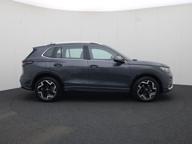 Volkswagen TIGUAN 1.5 eTsi 150pk DSG R-Line Edition · 360 Camera · Keyless · IQ.Light · Alarm · Massage · Elek. Achterklep · Dodehoek Detectie · 19'' Inch ·