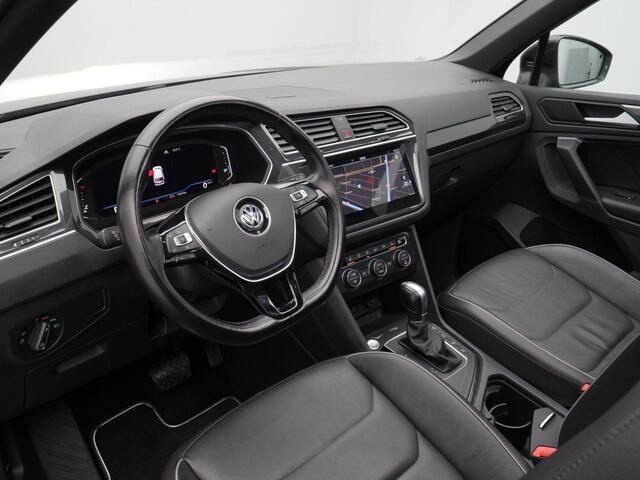 Volkswagen TIGUAN 1.5 TSI 150 pk DSG ACT Highline Business R | Panoramadak | Trekhaak | Rondomzicht camera | Park Assist | 20 inch