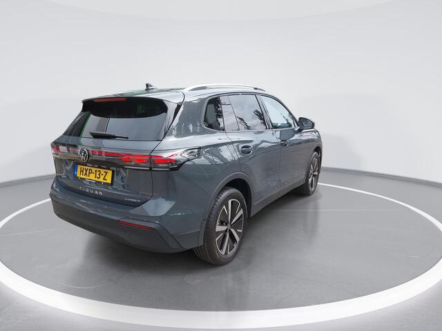 Volkswagen TIGUAN 1.5 eHybrid Life Edition 204PK l Assistance plus l Panoramadak l 19" Catania l Design pakket