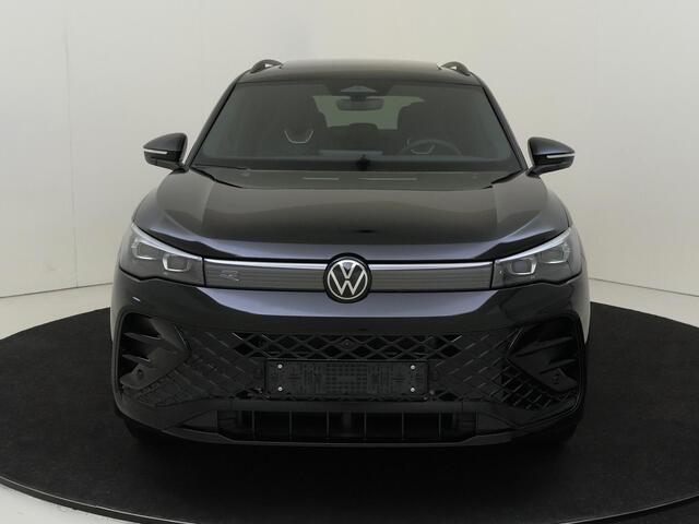 Volkswagen TIGUAN R-Line Edition - eHybrid | 'App-Connect' draadloze smartphone integratie | Automatische afstandsregeling (Adaptive Cruise Control) | Black Style Pakket