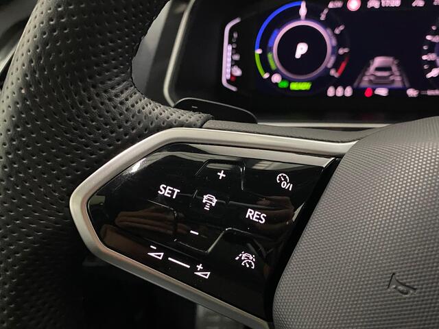 Volkswagen TIGUAN 1.4 TSI eHybrid R-Line Business+ 180 KW Camera Trekhaak wegklabbaar Matrix Koplampen 19 Inch ACC