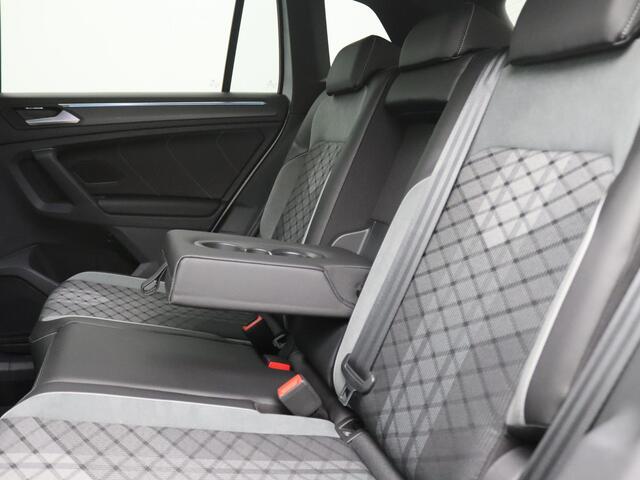 Volkswagen TIGUAN 1.4 TSI eHybrid R-Line Business Trekhaak, LED-Matrix, Elek. achterklep, 20" Suzuka velgen, Navigatiesysteem, Black Style, Winterpakket