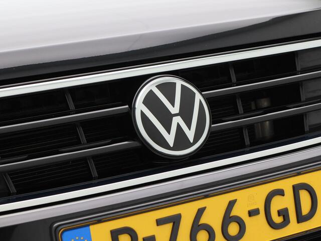 Volkswagen TIGUAN 1.4 TSi 245 Pk Automaat eHybrid R-Line Business+ | Carplay | Matrix LED | Elektrische Achterklep | Camera | Adaptive Cruise | Sensoren | 20 Inch