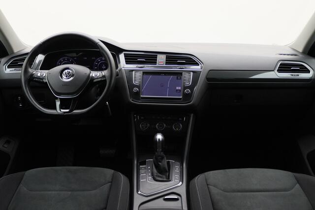 Volkswagen TIGUAN 1.4 TSI ACT Highline R-Line Virtual Cockpit, ACC, Apple Carplay, Camera, DAB, Trekhaak, 19"