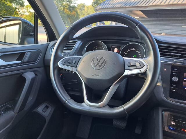 Volkswagen TIGUAN 1.5 TSI Life Business | All-seasons | Trekhaak | Elek. klep | Stoelverwarming | Keyless | Camera |