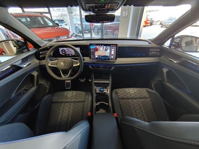 Volkswagen TIGUAN 1.5eTSI R-LINE PANO-DAK/TREKHAAK/HUD/CAMERA/E-KLEP