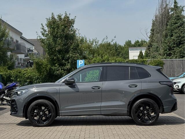 Volkswagen TIGUAN 272pk 1.5 eHybrid R-Line Edition Delphin! Pano 20-Inch Keyless E-Trekh Uitlaatsound VOL!