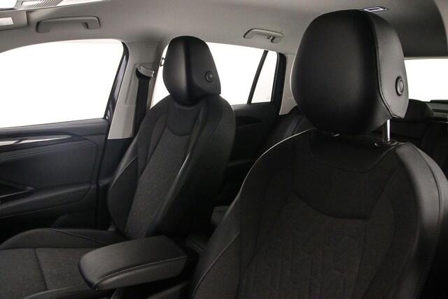 Volkswagen TIGUAN Life Edition 1.5 eTSI 150pk DSG Automaat Trekhaak, Adaptive cruise control, 360 camera, Elektrische achterklep, Navigatie, Achteruitrijcamera, LED koplampen