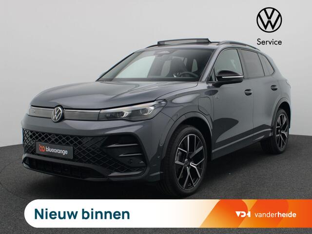 Volkswagen TIGUAN 1.5 eHybrid R-Line Edition 272PK DSG black style, matrix led, trekhaak, panoramadak, 360gr. camera, keyless, stuur-stoelverwarming, adaptive cruise, side assist, 20" lichtmetaal