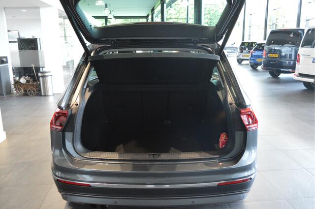 Volkswagen TIGUAN 1.4 TSI ACT Highline navi pano leer camera trekhaak 150 pk !!