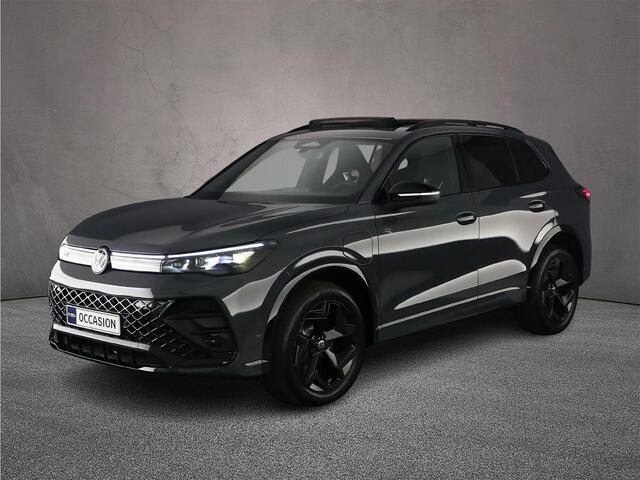 Volkswagen TIGUAN R-Line Edition 1.5 TSI eHybrid 272pk DSG Automaat Trekhaak, Black Style, Panoramadak, Adaptive cruise control, Elektrische achterklep, Achteruitrijcamera