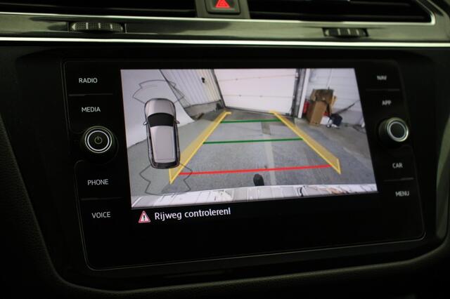 Volkswagen TIGUAN 1.4 TSI Highline 7 Persoons Automaat - Carplay, Camera, Afn.Trekhaak, Stoelverw.