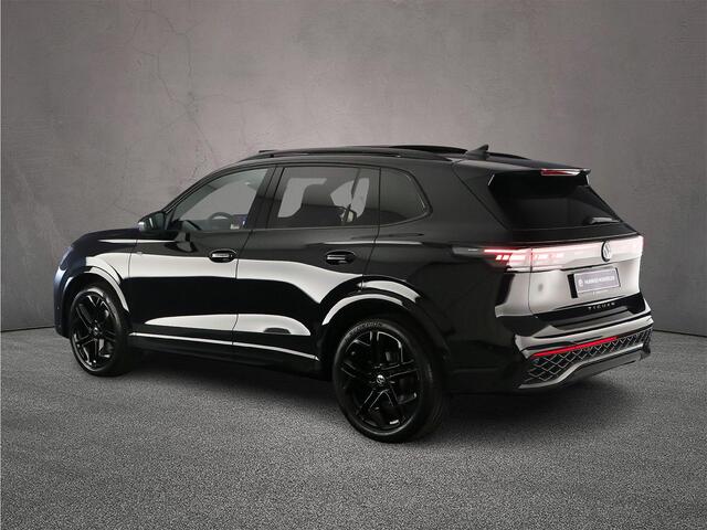 Volkswagen TIGUAN R-Line Edition 1.5 eTSI 150pk DSG Automaat Trekhaak, Harman Kardon audio, Panoramadak, Adaptive cruise control, Black Style, 360 camera, Achteruitrijcamera