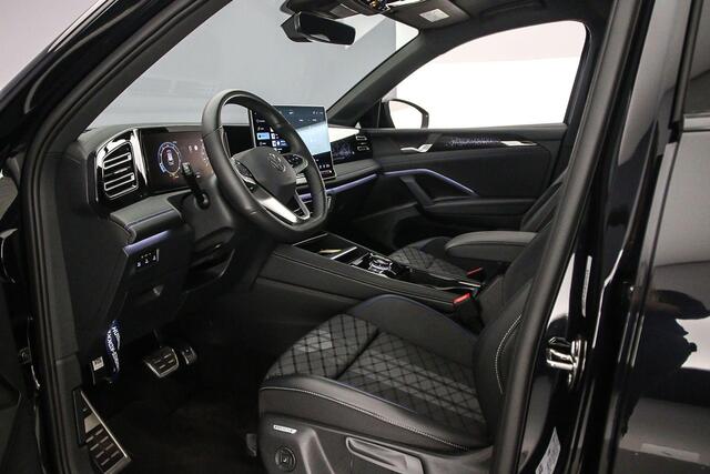 Volkswagen TIGUAN R-Line Edition 1.5 eTSI 150pk DSG Automaat Trekhaak, Panoramadak, Black Style, Adaptive cruise control, Elektrische achterklep, 360 camera, Achteruitrijcamera