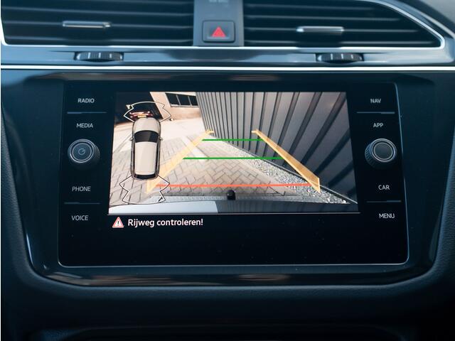 Volkswagen TIGUAN 1.5 TSI 150Pk R-Line Business | Wegklapbare Trekhaak | Camera | Prijs Rijklaar!!