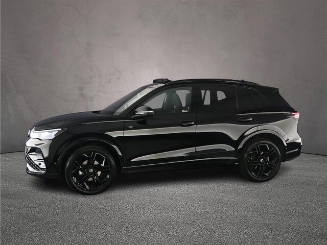 Volkswagen TIGUAN R-Line Edition 1.5 eTSI 150pk DSG Automaat Trekhaak, 360 camera, Panoramadak, Adaptive cruise control, Black Style, Elektrische achterklep, LED matrix koplampen