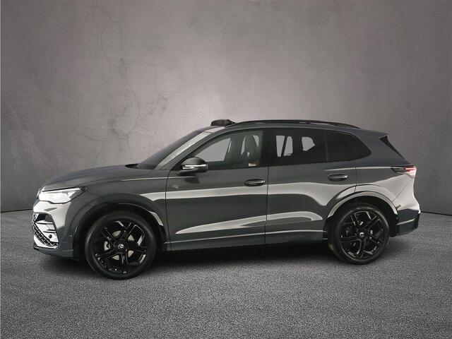 Volkswagen TIGUAN R-Line Edition 1.5 eTSI 150pk DSG Automaat Trekhaak, Panoramadak, Harman Kardon audio, Navigatie, Adaptive cruise control, Elektrische achterklep, Achteruitrijcamera