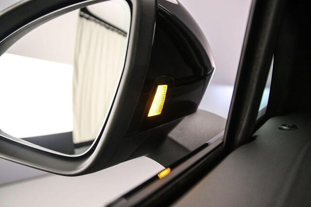 Volkswagen TIGUAN R-Line Edition 1.5 eTSI 150pk DSG Automaat Trekhaak, Panoramadak, Harman Kardon audio, Navigatie, Adaptive cruise control, Elektrische achterklep, Achteruitrijcamera