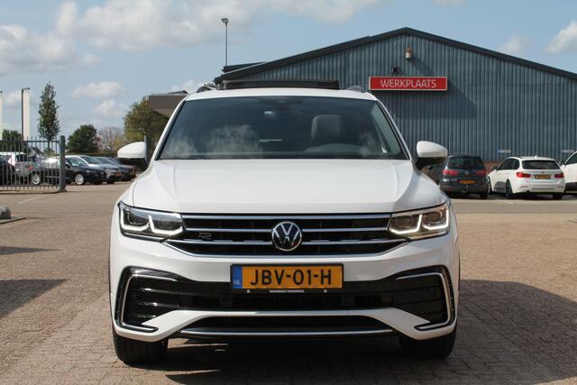Volkswagen TIGUAN 1.4 TSI eHybrid R-Line Business+ | Pano | Trekhaak | Carplay