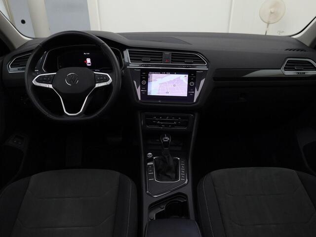 Volkswagen TIGUAN 1.4 TSIeHybrid 180kW/245PK Elegance DSG · Panoramadak · Camera + Parkeersensoren · Navigatie