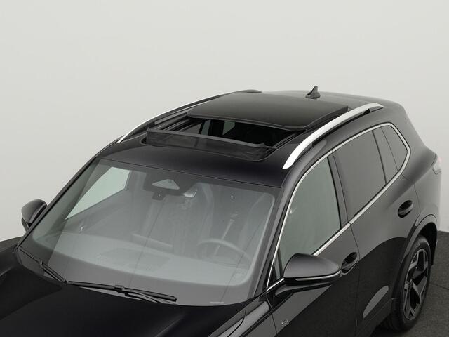 Volkswagen TIGUAN 1.5 eTSI 150 pk DSG R-Line Edition | Panoramadak | Trekhaak | Stuur-/stoelverwarming | Achteruitrijcamera | Massage