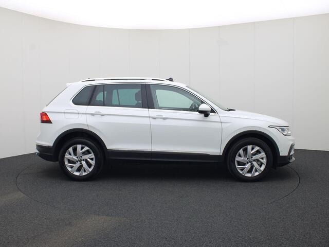 Volkswagen TIGUAN 1.4TSIeHybrid 180kW/245PK Elegance DSG · Panoramadak · Apple/Android · Camera + Parkeersensoren · Garantie tot juli 2028 of 100000km.