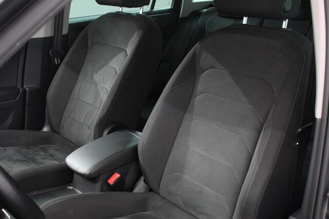 Volkswagen TIGUAN 1.5 TSI 150pk DSG Highline | Navigatie | Apple Carplay/Android Auto | Adaptive cruise control | Parkeersensoren | Camera | Park Assist | Lane Assist | Stoel- en stuurverwarming | Getinte ramen | Virtual Cockpit | LED-verlichting voor