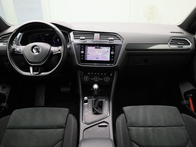 Volkswagen TIGUAN Allspace 1.5 TSI Highline Business R 7p. Panoramadak · Trekhaak · Camera + Parkeersensoren ·