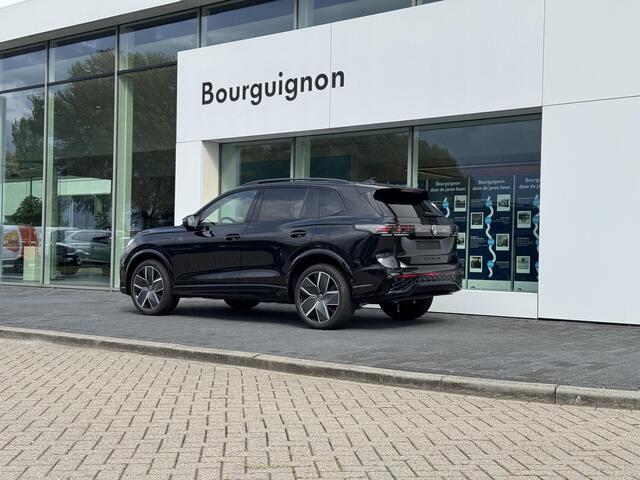 Volkswagen TIGUAN 1.5 eHybrid R-Line Edition 204 PK | Trekhaak | Panoramadak | Adaptieve Cruise Control | Stoel & Stuur Verwarming |