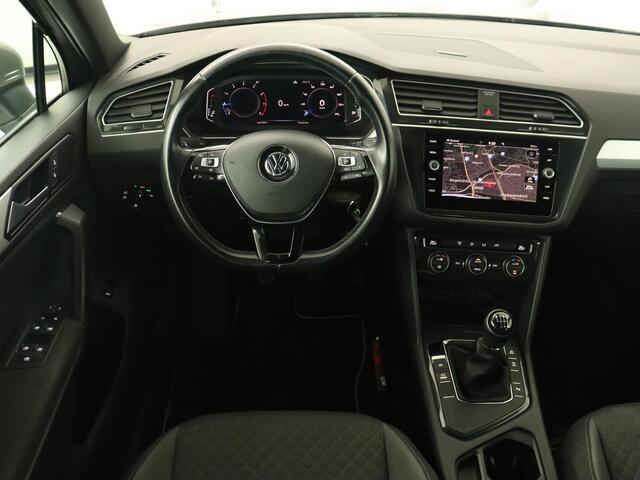 Volkswagen TIGUAN 1.5 TSI R Line | Trekhaak | Adaptive cruise | Carplay | Full LED | Virtual Cockpit | Navigatie | Parkeerhulp | Climate control