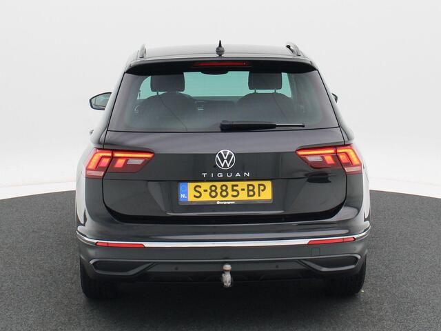 Volkswagen TIGUAN 1.5 TSi 150 Pk Automaat Life | Trekhaak | Adaptive Cruise | Carplay | Climate Control | Parkeersensoren | Navigatiesysteem | LED | 17 Inch | 76.555 Km
